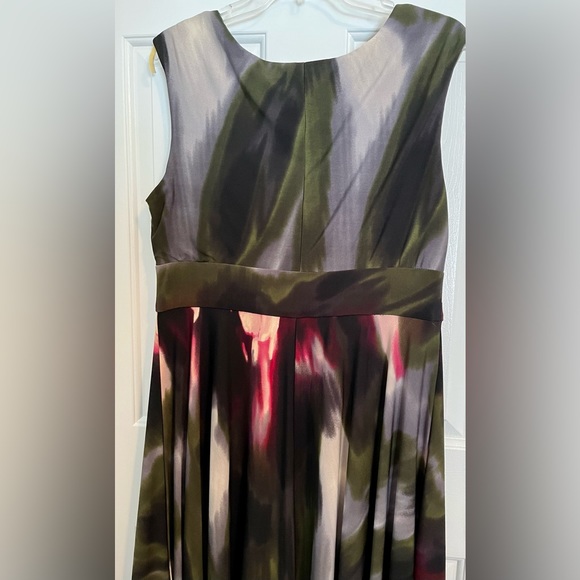 Talbots floral, Aline knee length dress in size 14. - Picture 4 of 7